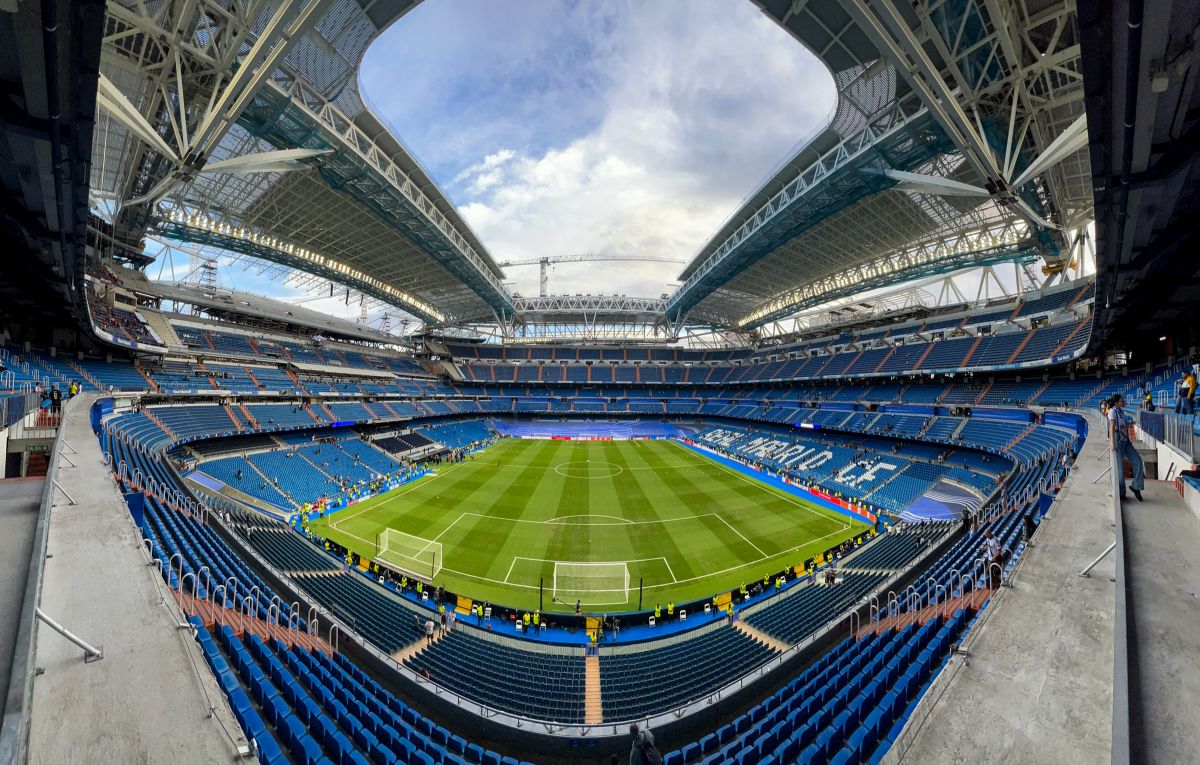 Leia mais sobre o artigo Estádio Santiago Bernabéu: visite a casa do Real Madri