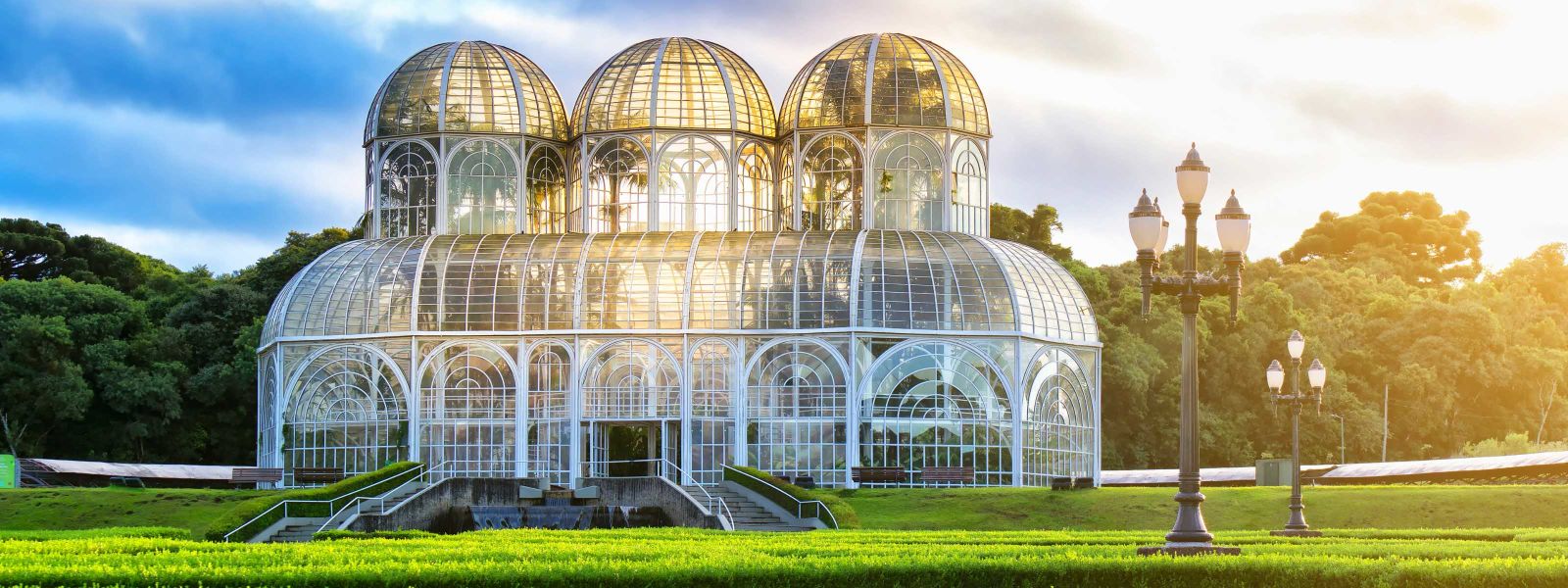 Leia mais sobre o artigo O que fazer em Curitiba: roteiro completo para aproveitar a capital paranaense