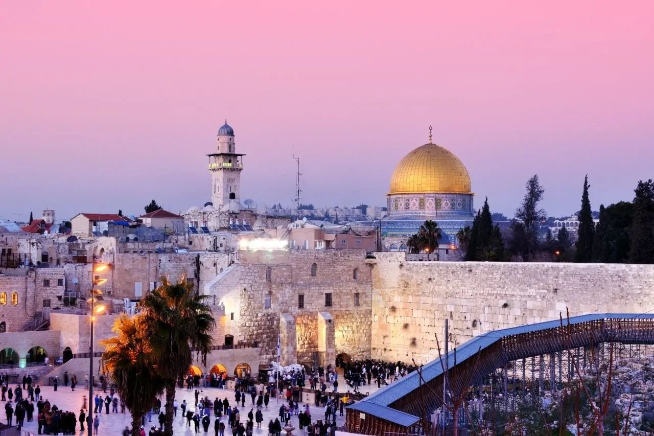 Leia mais sobre o artigo Passeio em Israel com Guia Brasileiro: Tel Aviv, Jerusalém, Belém e Galileia
