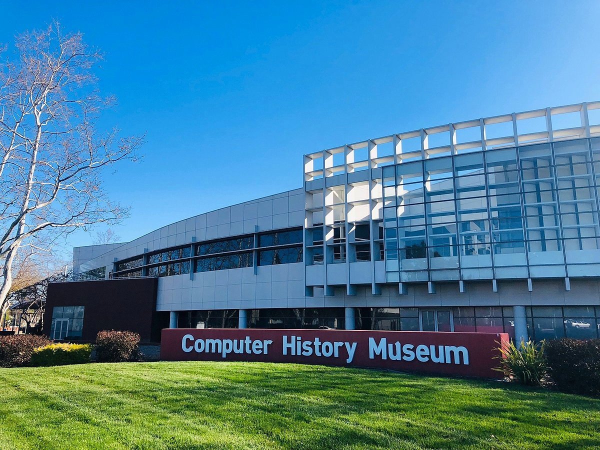 Fachada do Computer History Museum, em Mountain View, no Vale do Silício