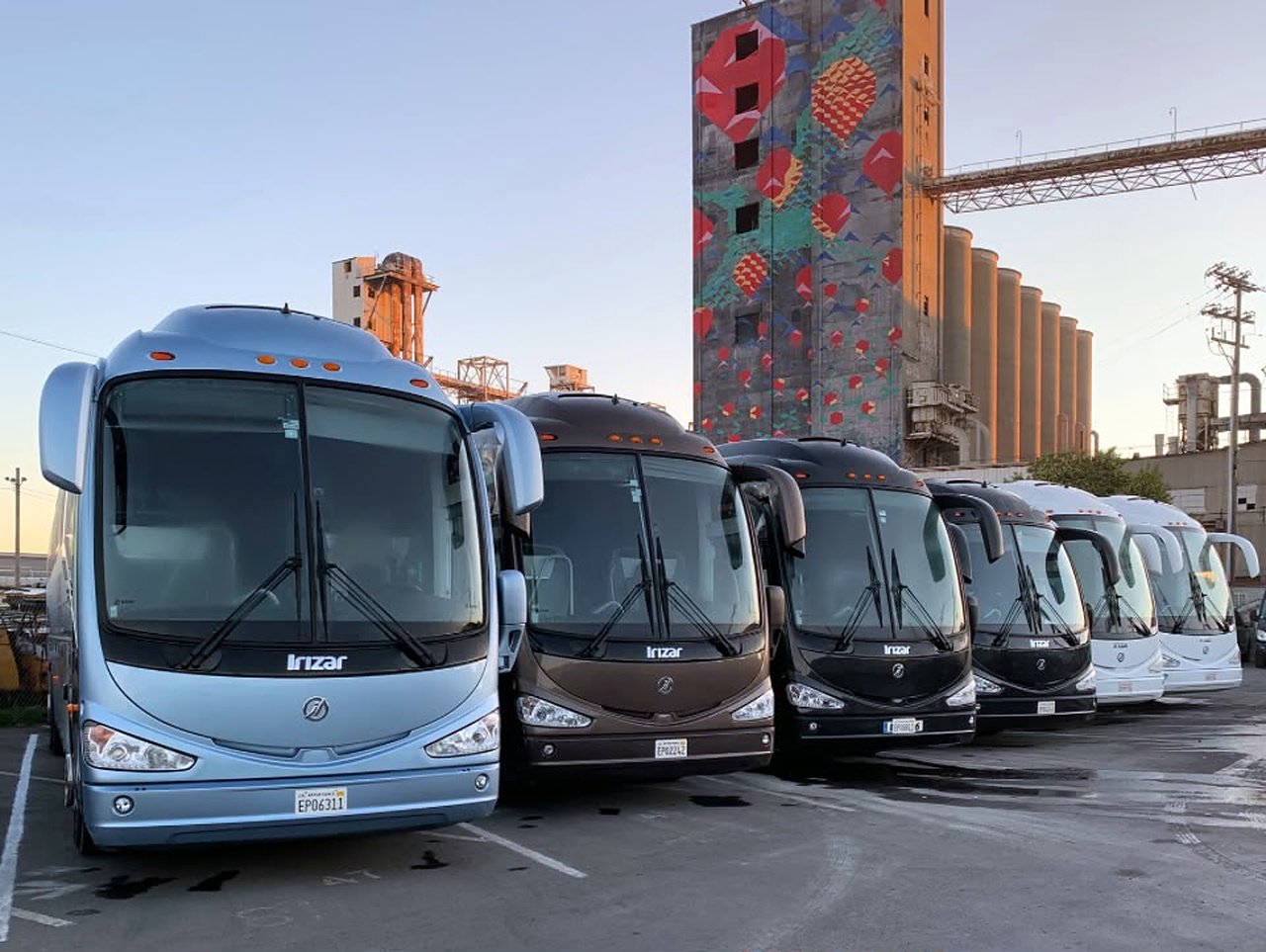 Frota de ônibus executivos para transfer de grupos brasileiros na Califórnia