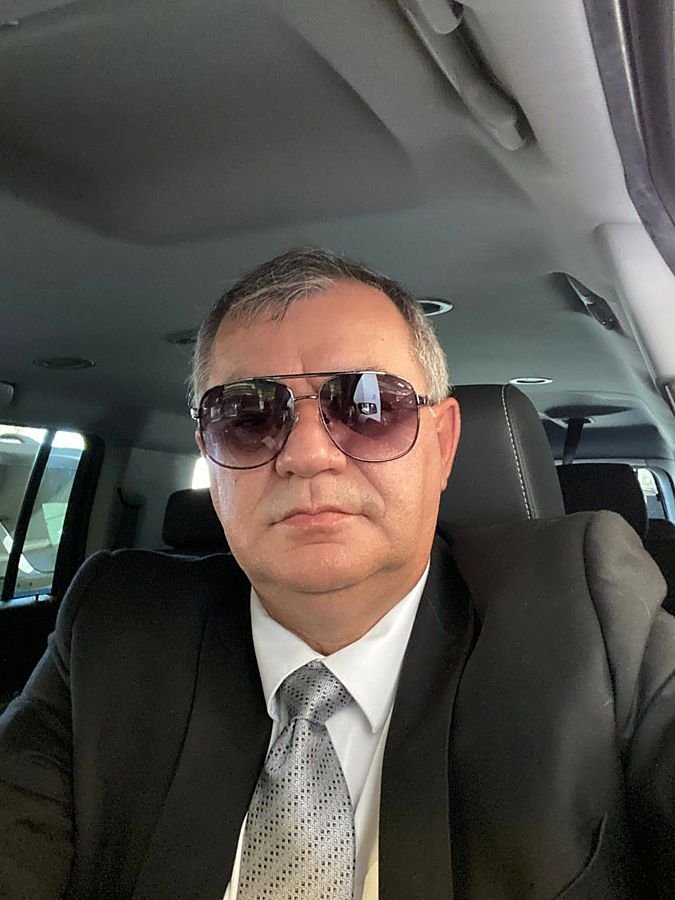 Motorista da GS Transportation ao volante durante um transfer particular