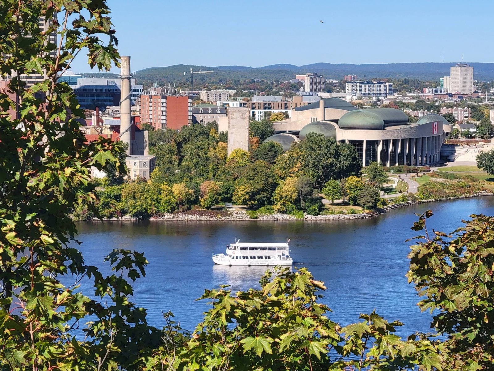 Museu Canadense de História às margens do Rio Ottawa, em Gatineau