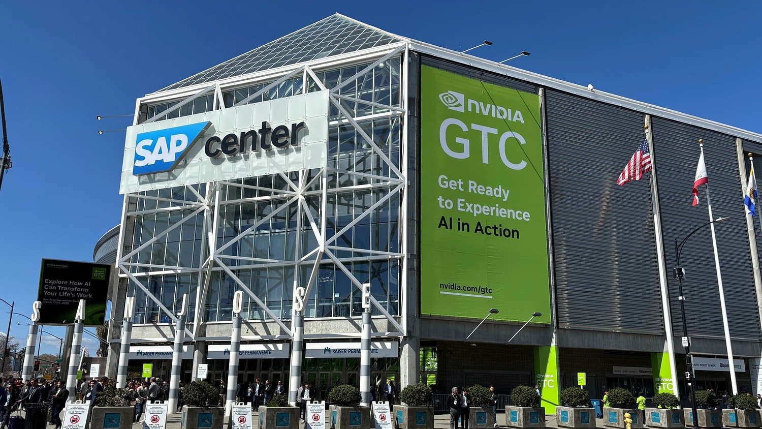 Arena SAP Center com banner da NVIDIA GTC, local da keynote de Jensen Huang em San Jose