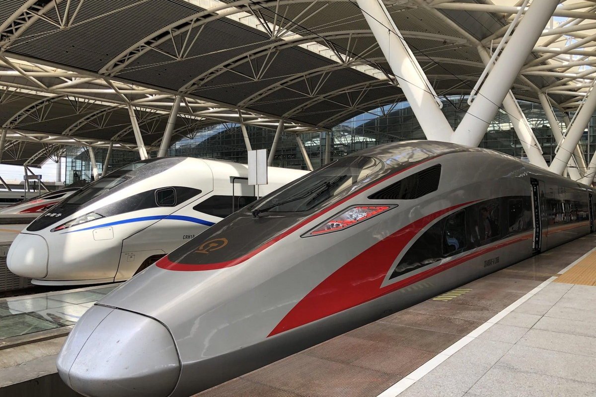 Trem-bala chinês usado no deslocamento entre Guangzhou, Xangai e Hong Kong