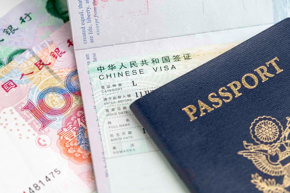 Passaporte brasileiro com visto de negócios chinês