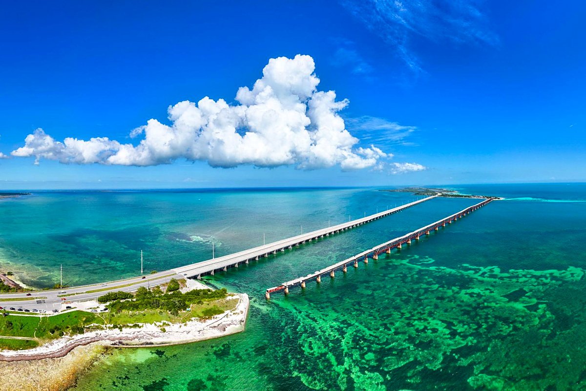 Pontes de Bahia Honda sobre o mar das Florida Keys