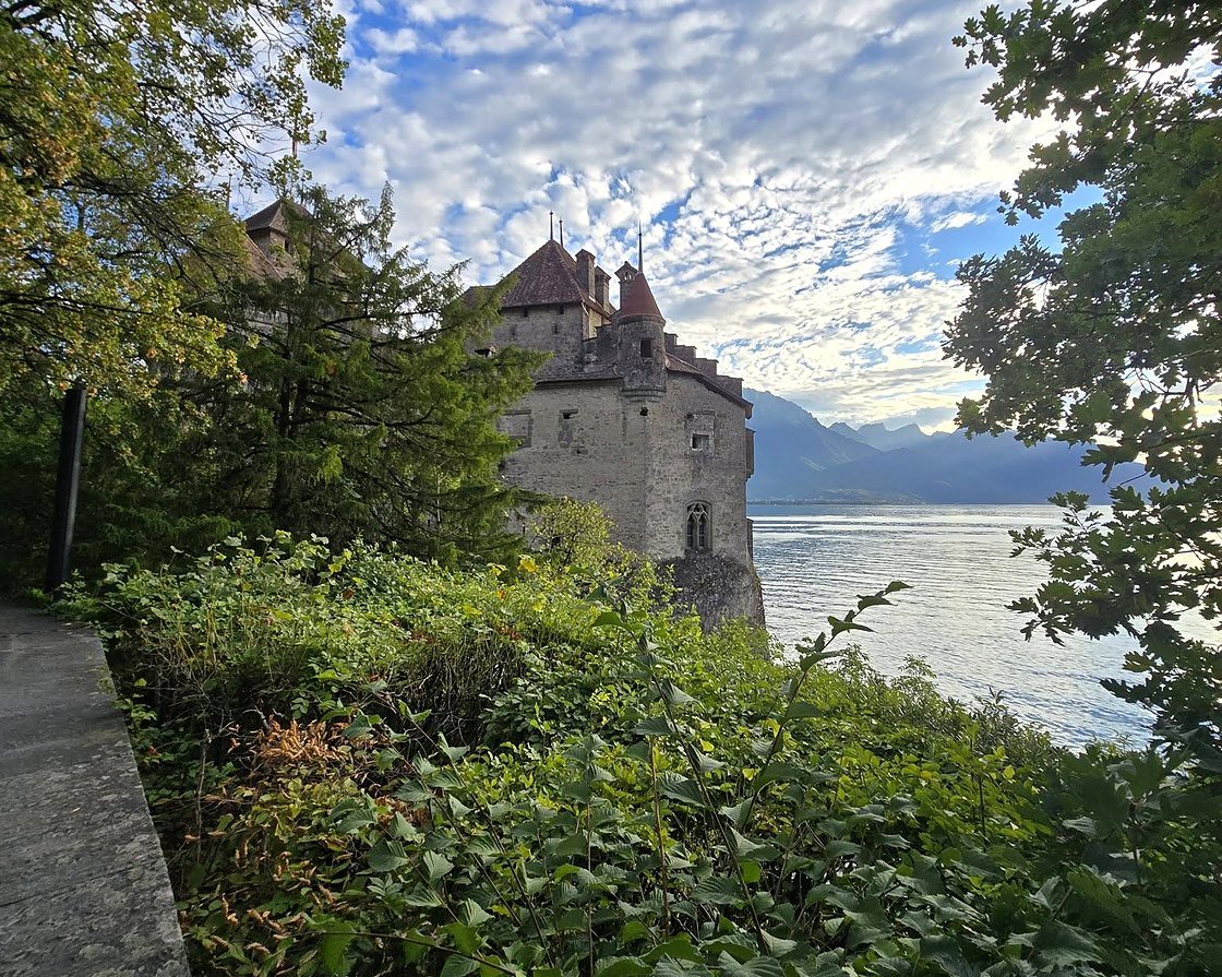 Castelo de Chillon sobre o Lago Léman, perto de Montreux