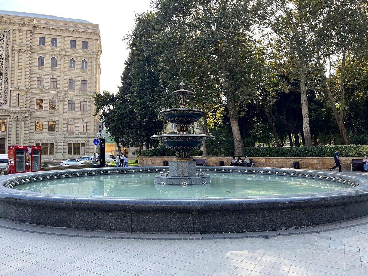 Praça das Fontes no centro de Baku