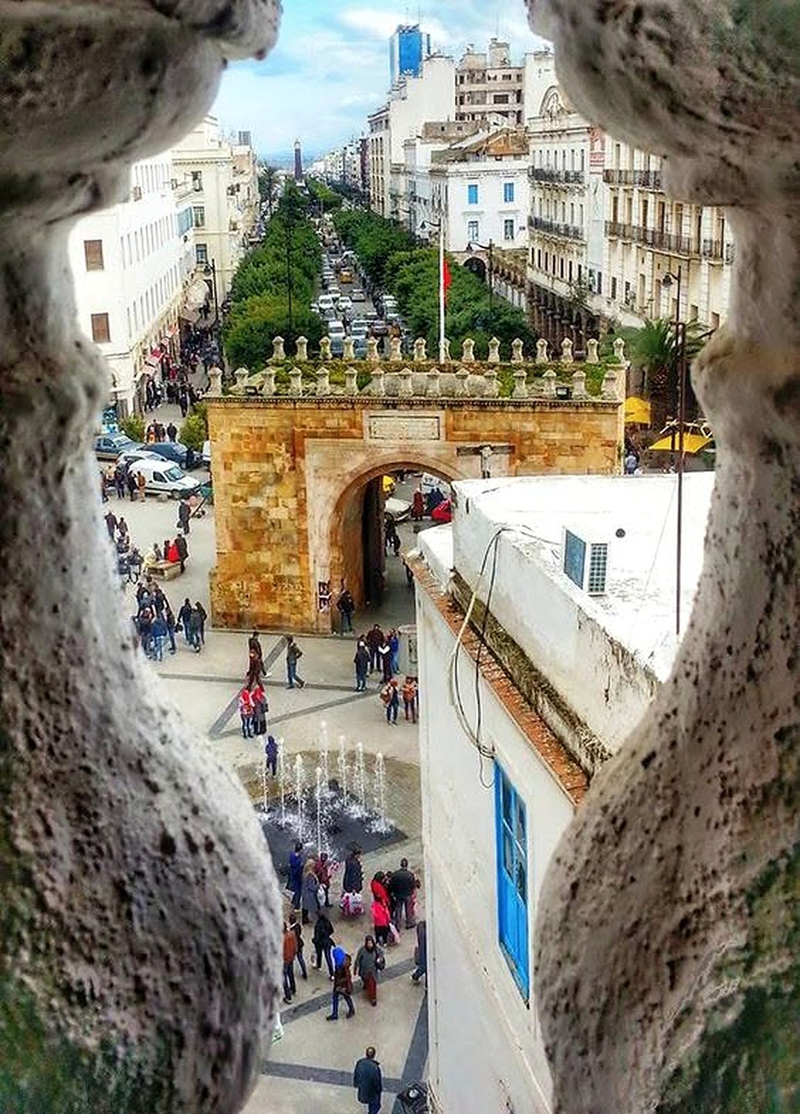 Bab Bhar, a Porta da França, vista do alto em Túnis