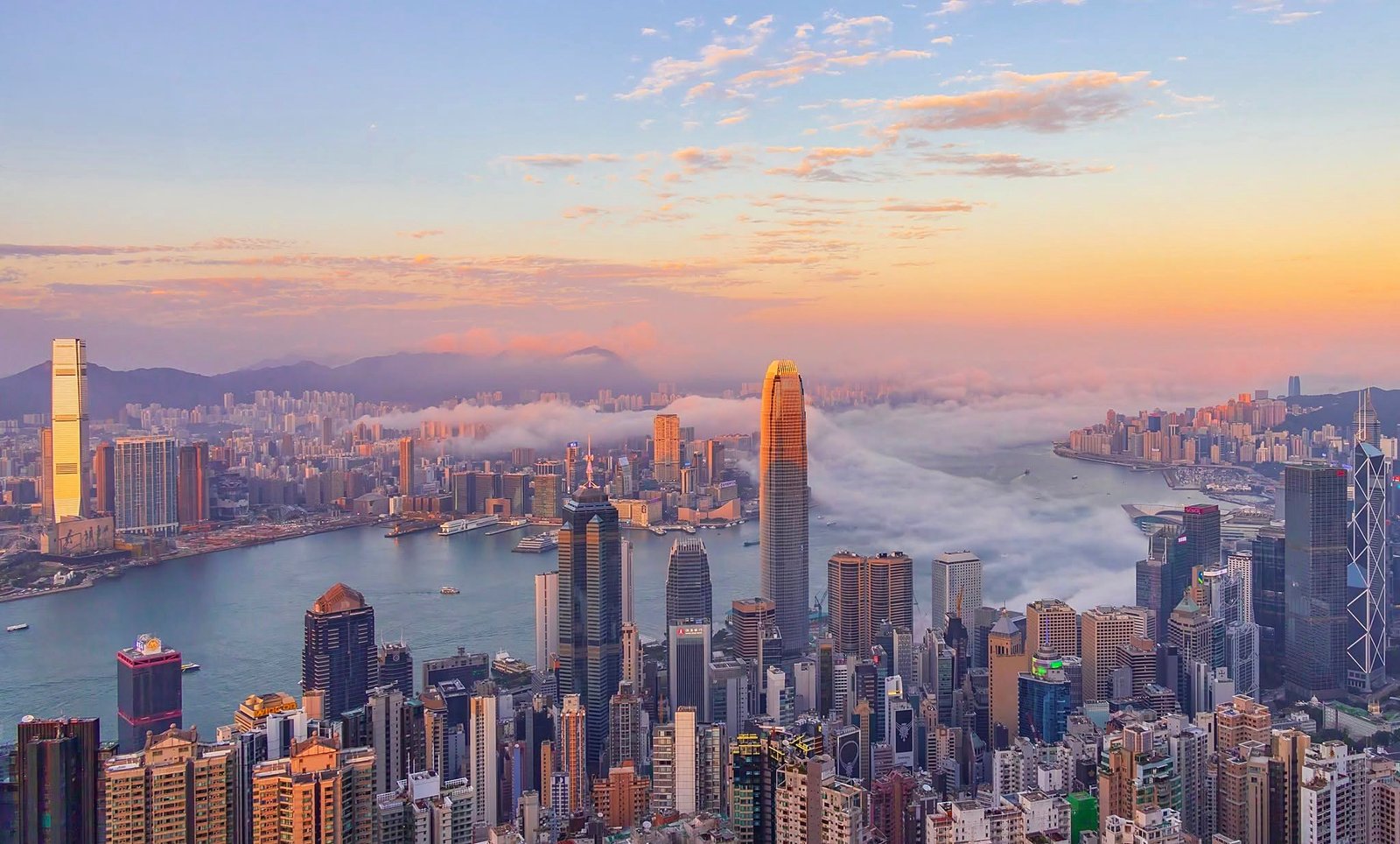 Guia brasileiro em Hong Kong: vista do Victoria Harbour ao amanhecer a partir do Victoria Peak
