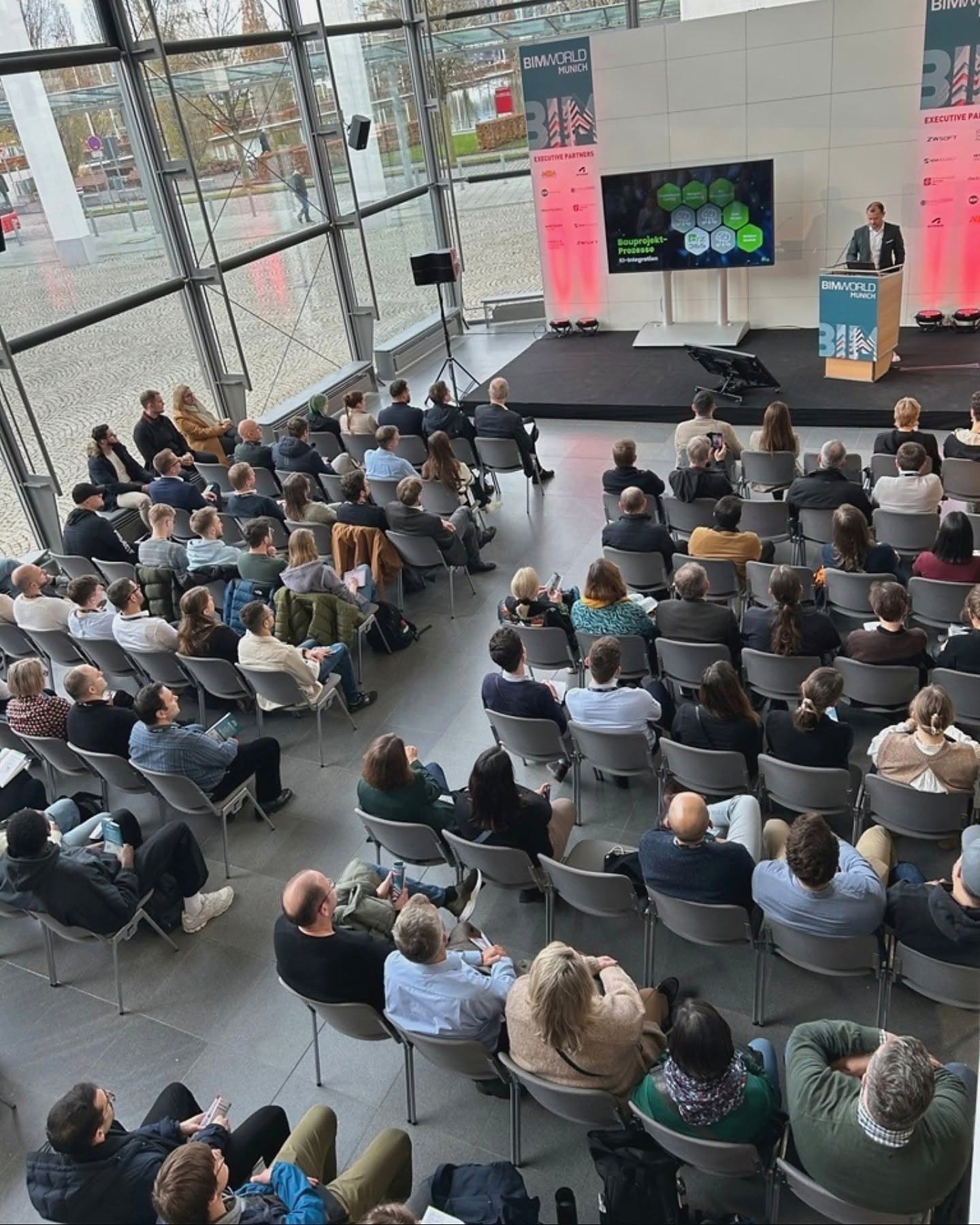 Palestra no ICM International Congress Center Messe München