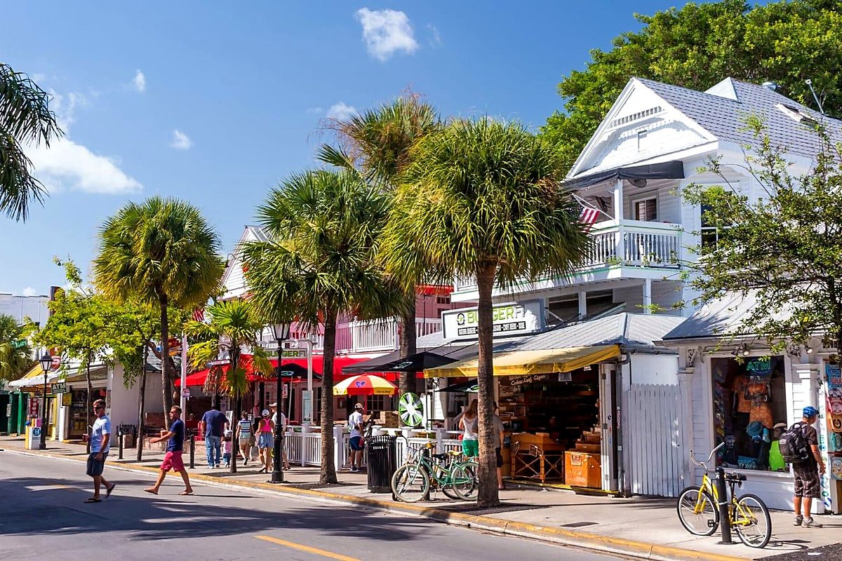 Casas e lojas na Duval Street, em Key West