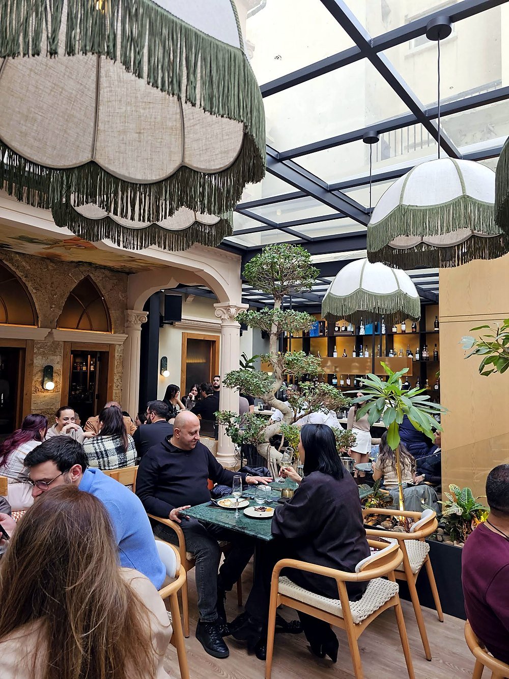 Restaurante em casarão antigo no bairro Mar Mikhael, Beirute