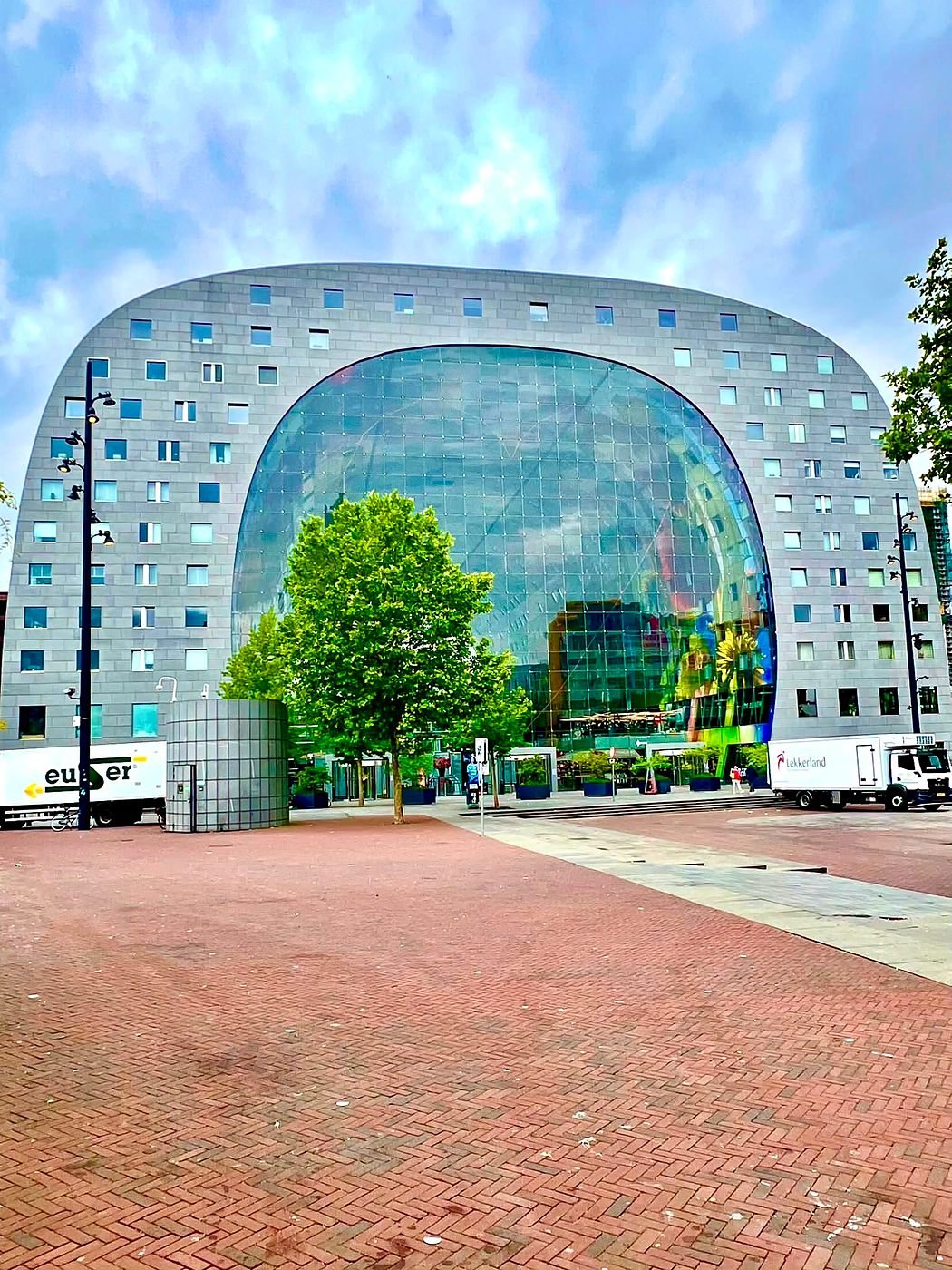 Fachada em arco do Markthal, mercado coberto de Roterdã