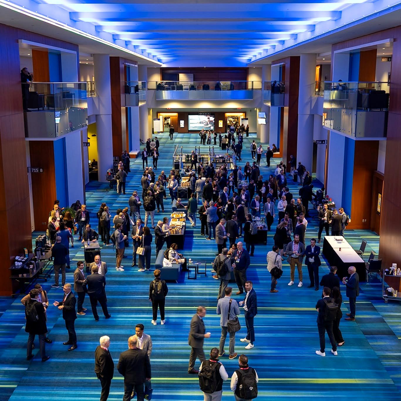 Visitantes em evento no Metro Toronto Convention Centre
