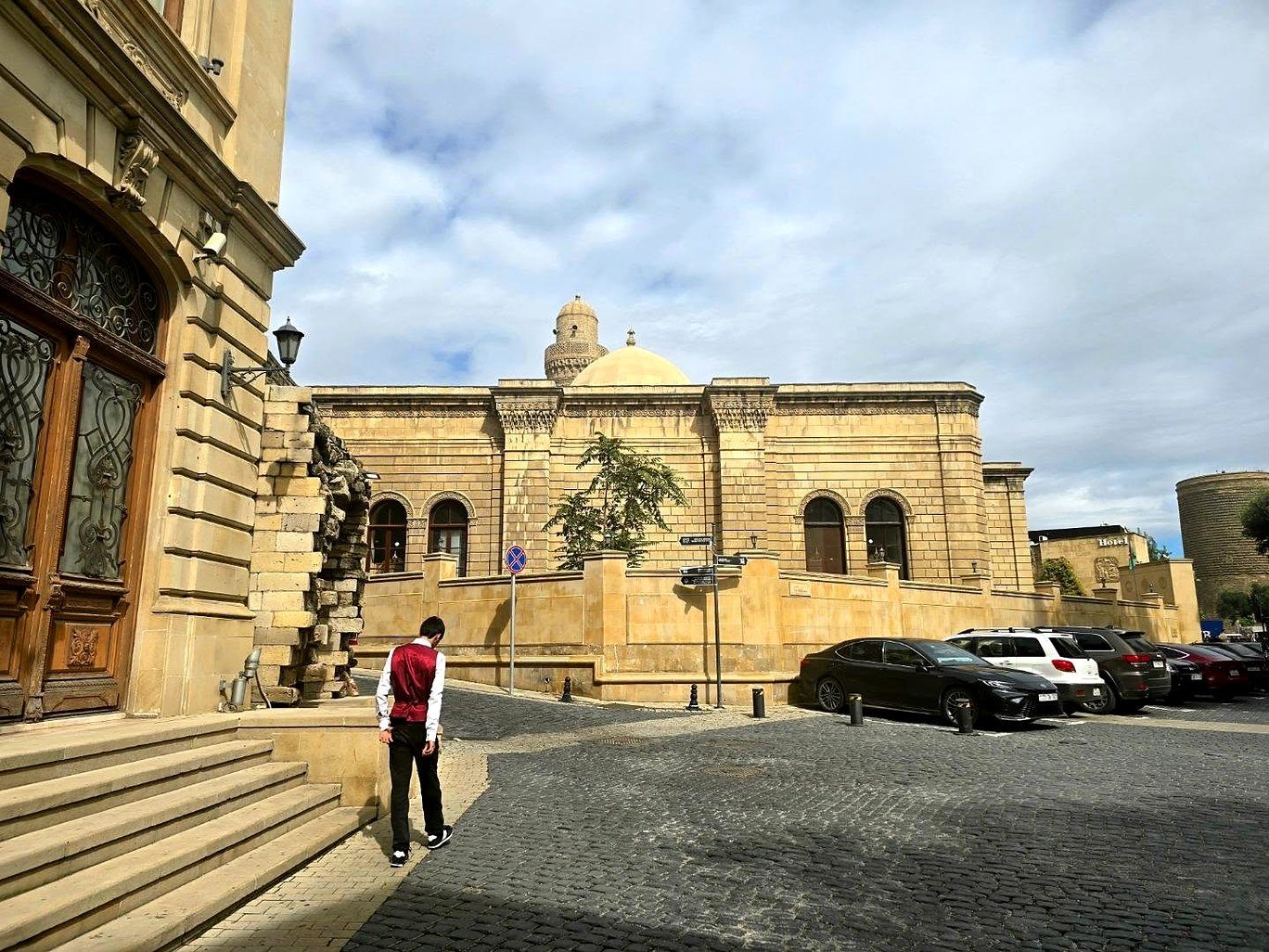 Cidade Velha İçərişəhər em Baku com a Torre da Donzela ao fundo