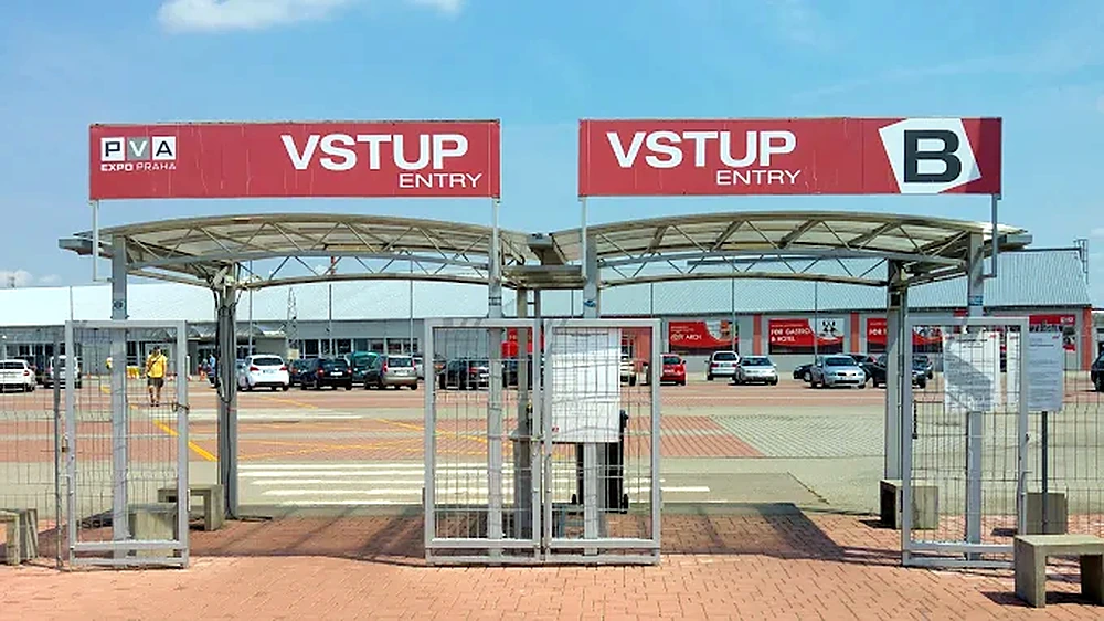 Portões de entrada do centro de exposições PVA EXPO PRAHA, em Letňany