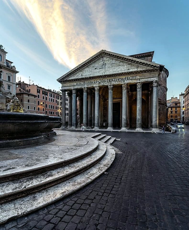 Pantheon de Roma e a fonte da Piazza della Rotonda