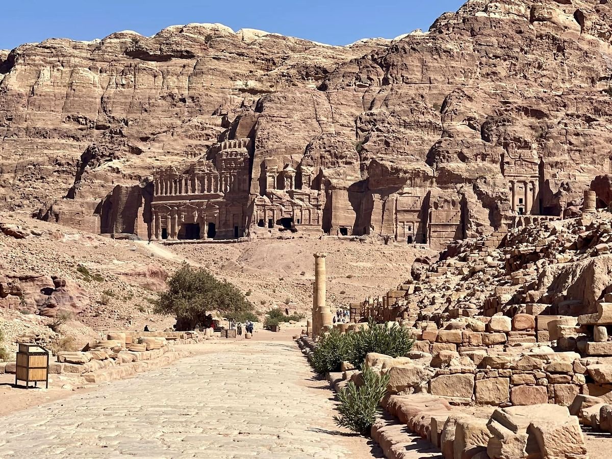 Túmulos Reais de Petra esculpidos na encosta da montanha
