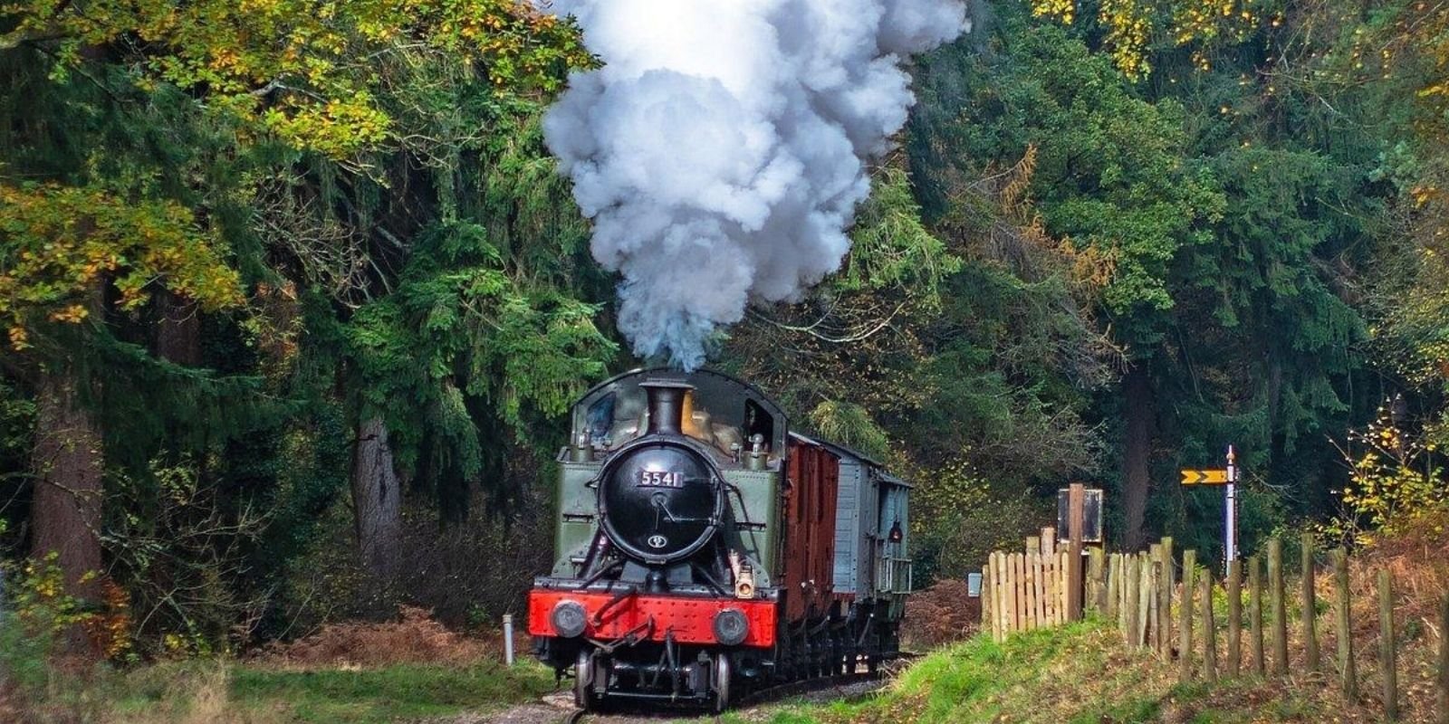 No momento, você está visualizando Viagem de trem pela Inglaterra: 6 cidades para conhecer no outono