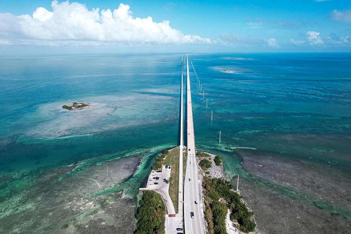 Vista aérea da Seven Mile Bridge, em Marathon