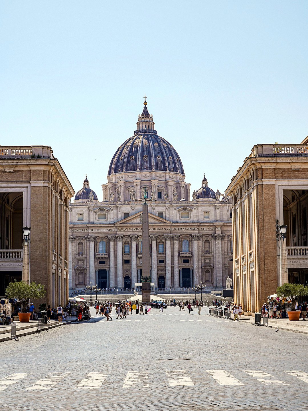 Fachada da Basílica de São Pedro no Vaticano