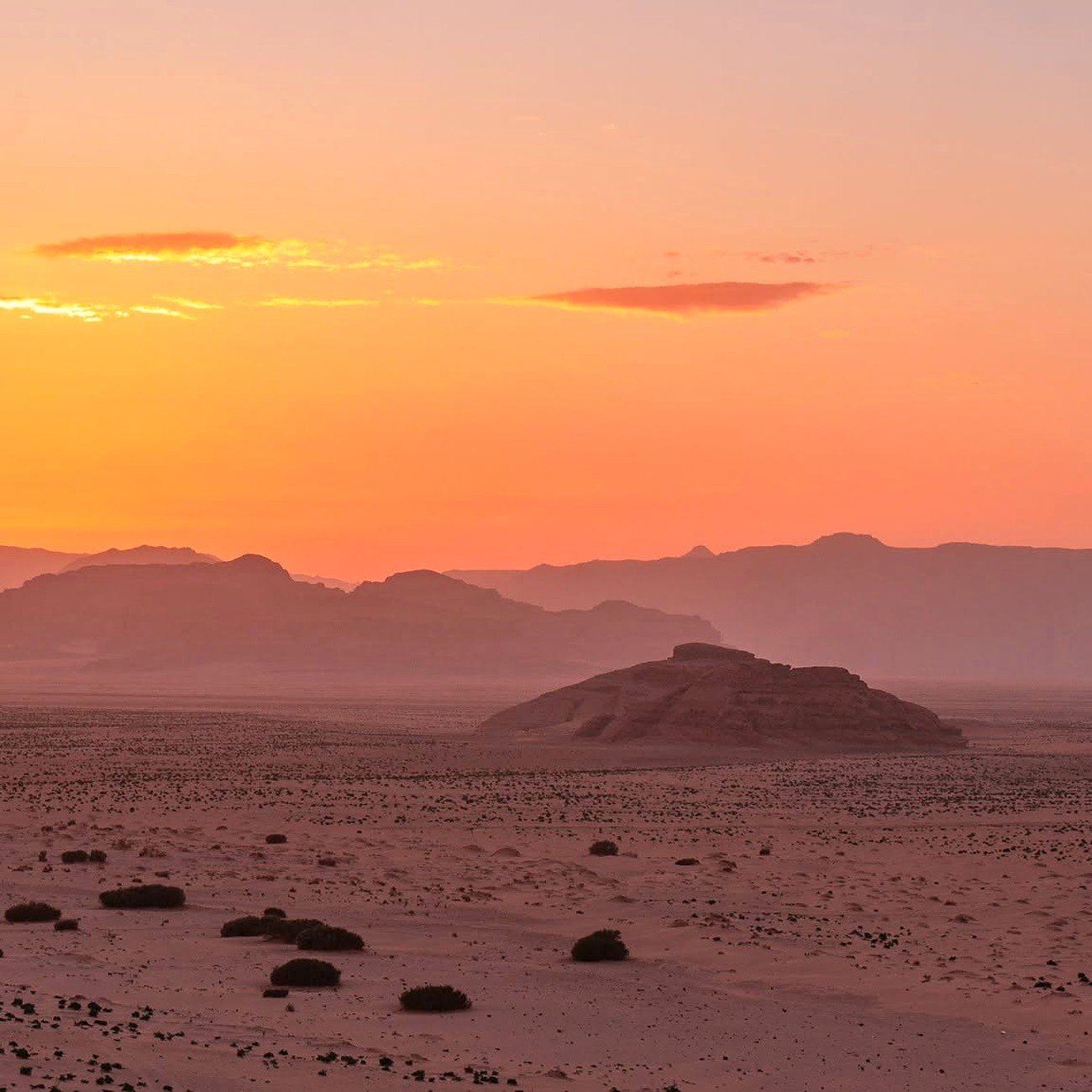 Pôr do sol no deserto de Wadi Rum, na Jordânia