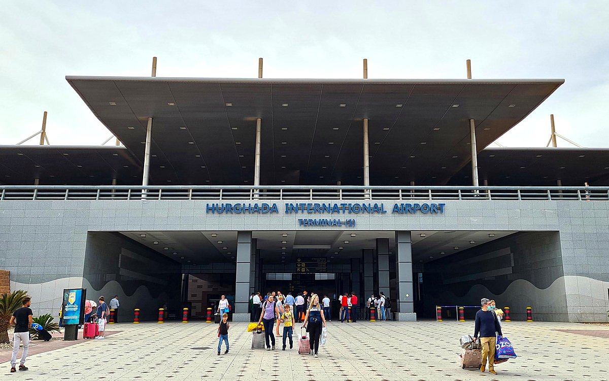Fachada do Terminal 1 do Aeroporto Internacional de Hurghada, no Egito