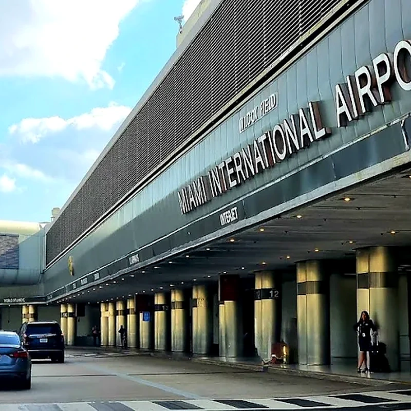 Fachada do Aeroporto Internacional de Miami