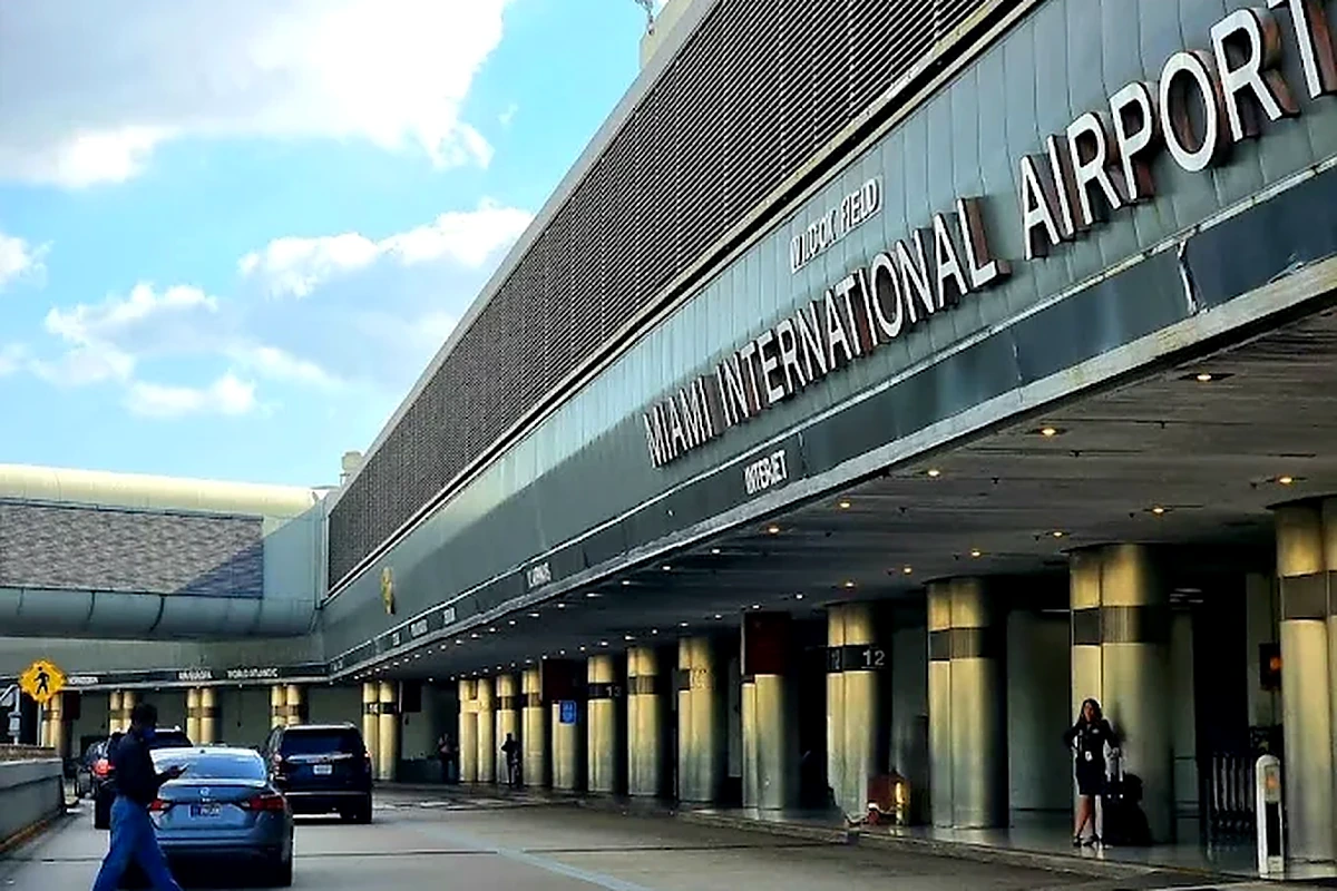 Fachada do Aeroporto Internacional de Miami