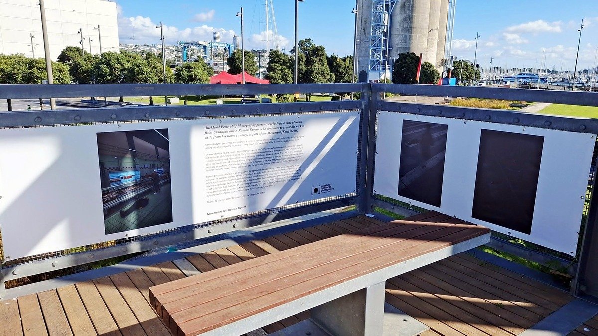 Exposição de fotografia ao ar livre no Silo Park, Wynyard Quarter, Auckland