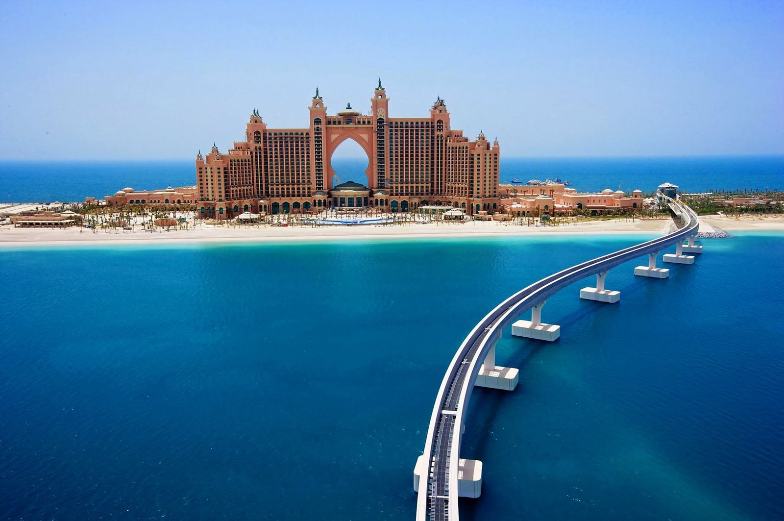 Hotel Atlantis The Palm e o monotrilho sobre o mar em Dubai