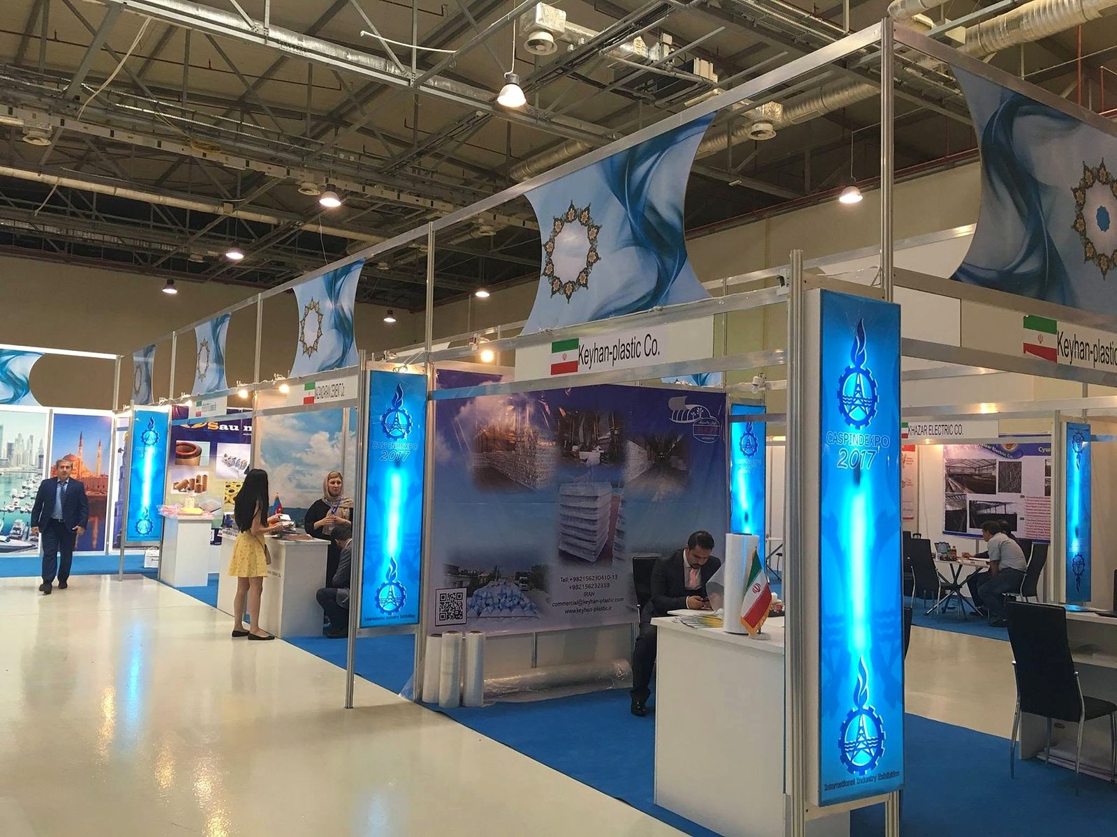 Intérprete brasileiro em feira no Baku Expo Center