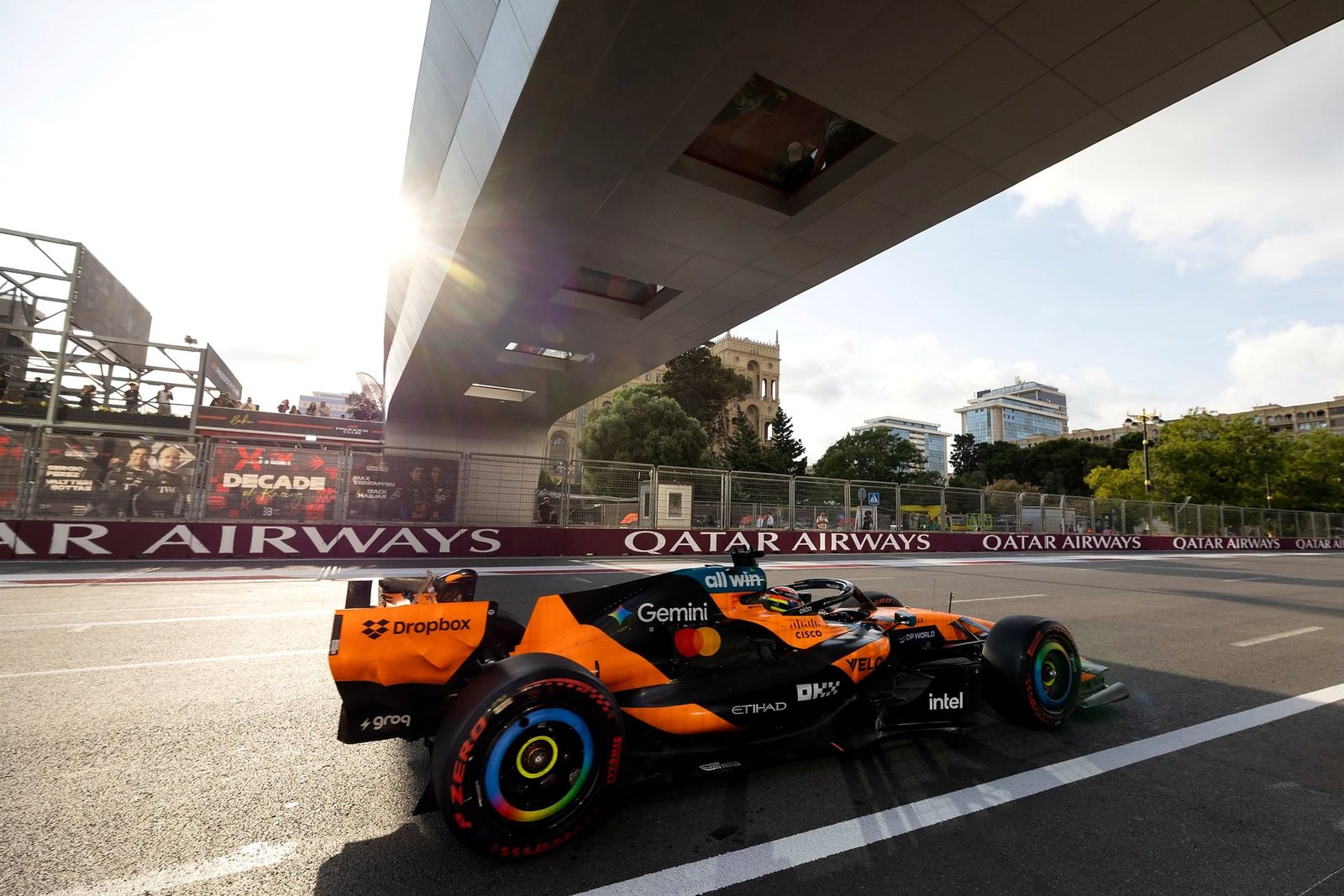 Carro de Fórmula 1 no GP do Azerbaijão em Baku