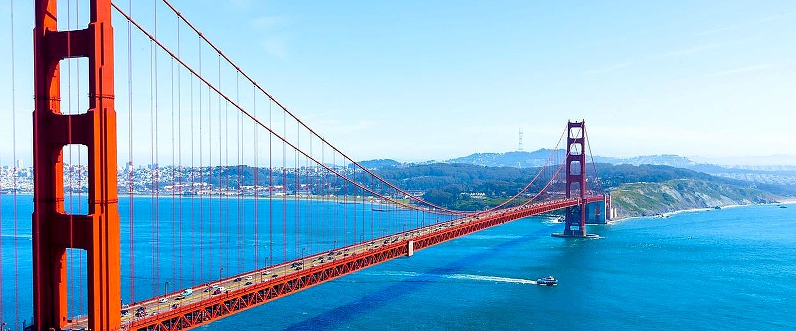 Ponte Golden Gate e a baía de San Francisco num dia de sol