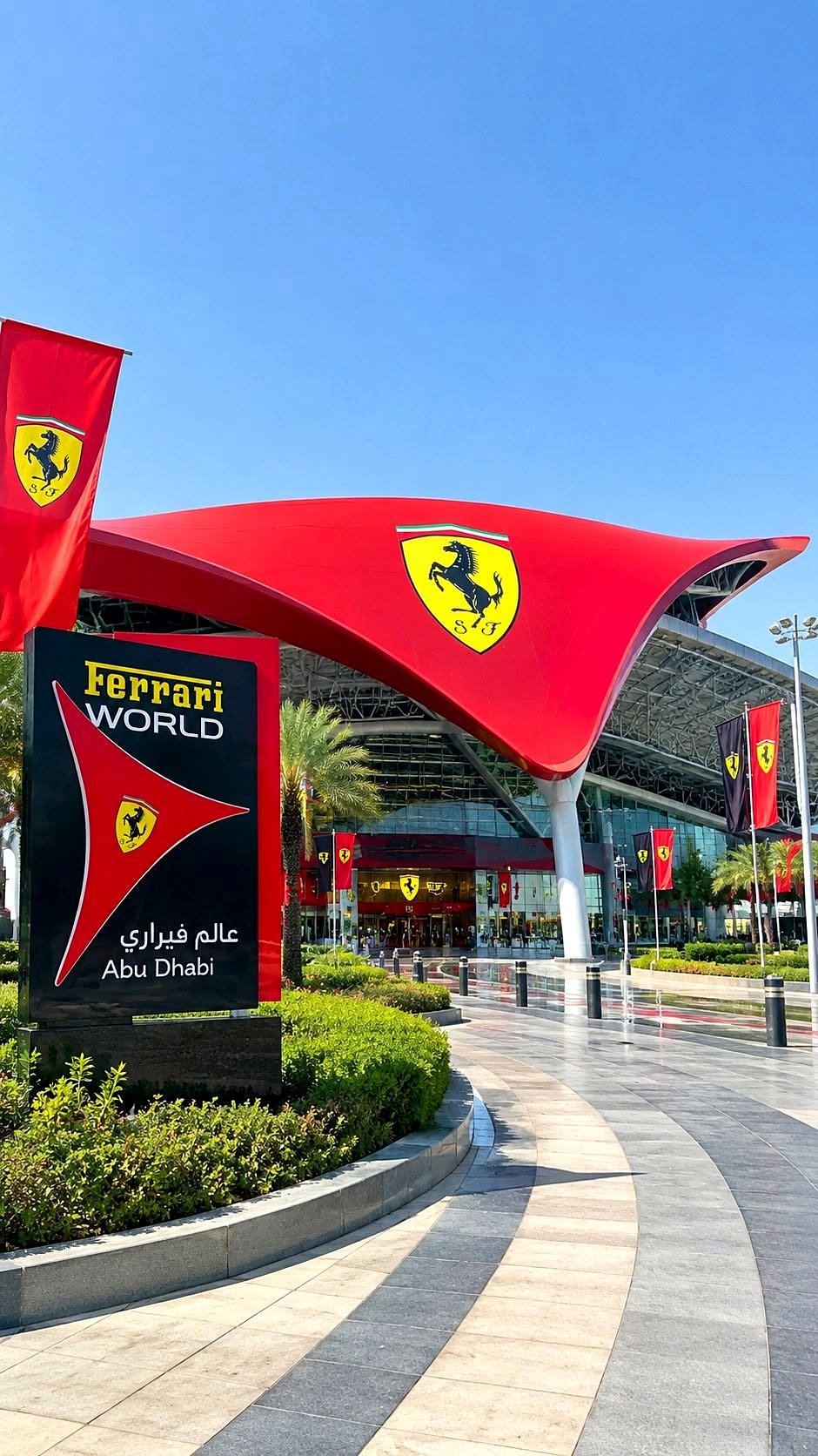 Entrada do parque Ferrari World na Ilha Yas, Abu Dhabi