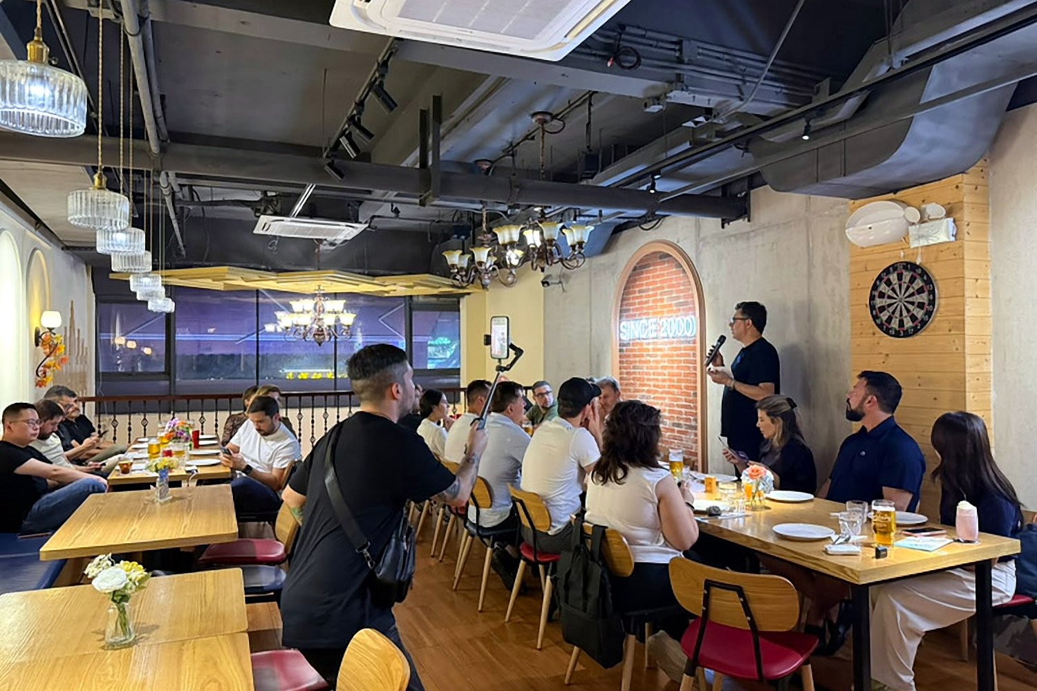 Empresários brasileiros reunidos em encontro de networking em Guangzhou