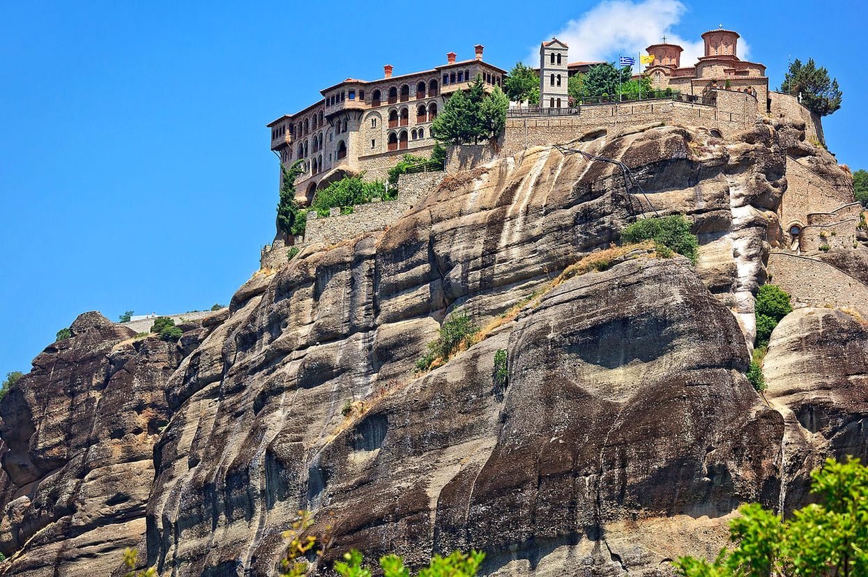 Mosteiro do Grande Meteoro no topo do maior pilar de rocha de Meteora, na Grécia
