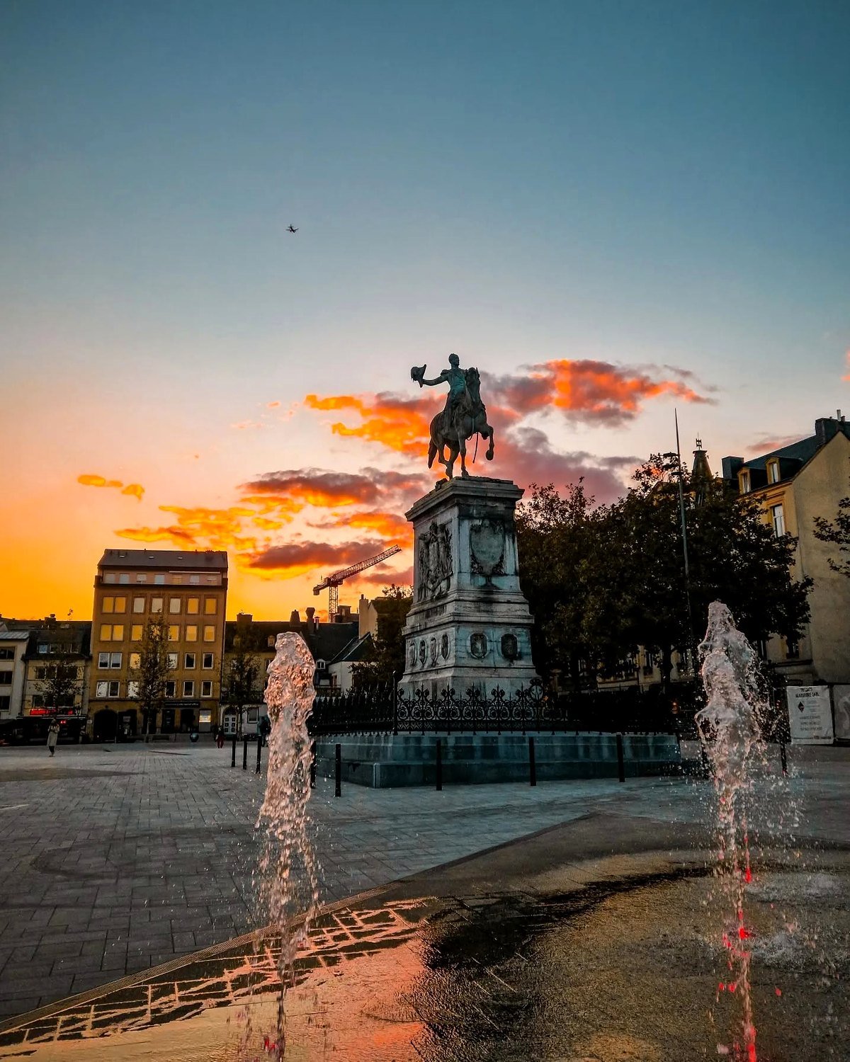 Place Guillaume II ao entardecer, um dos lugares para ver o que fazer em Luxemburgo