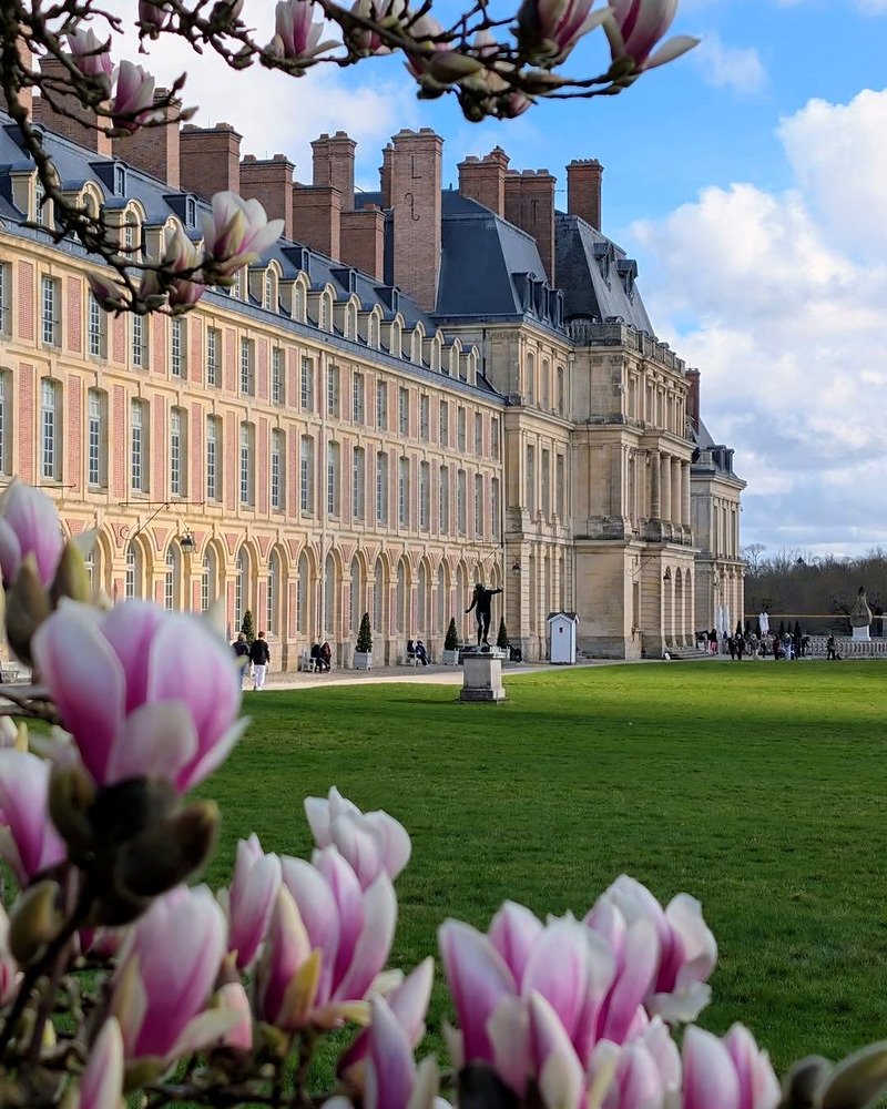 Palácio de Fontainebleau na primavera