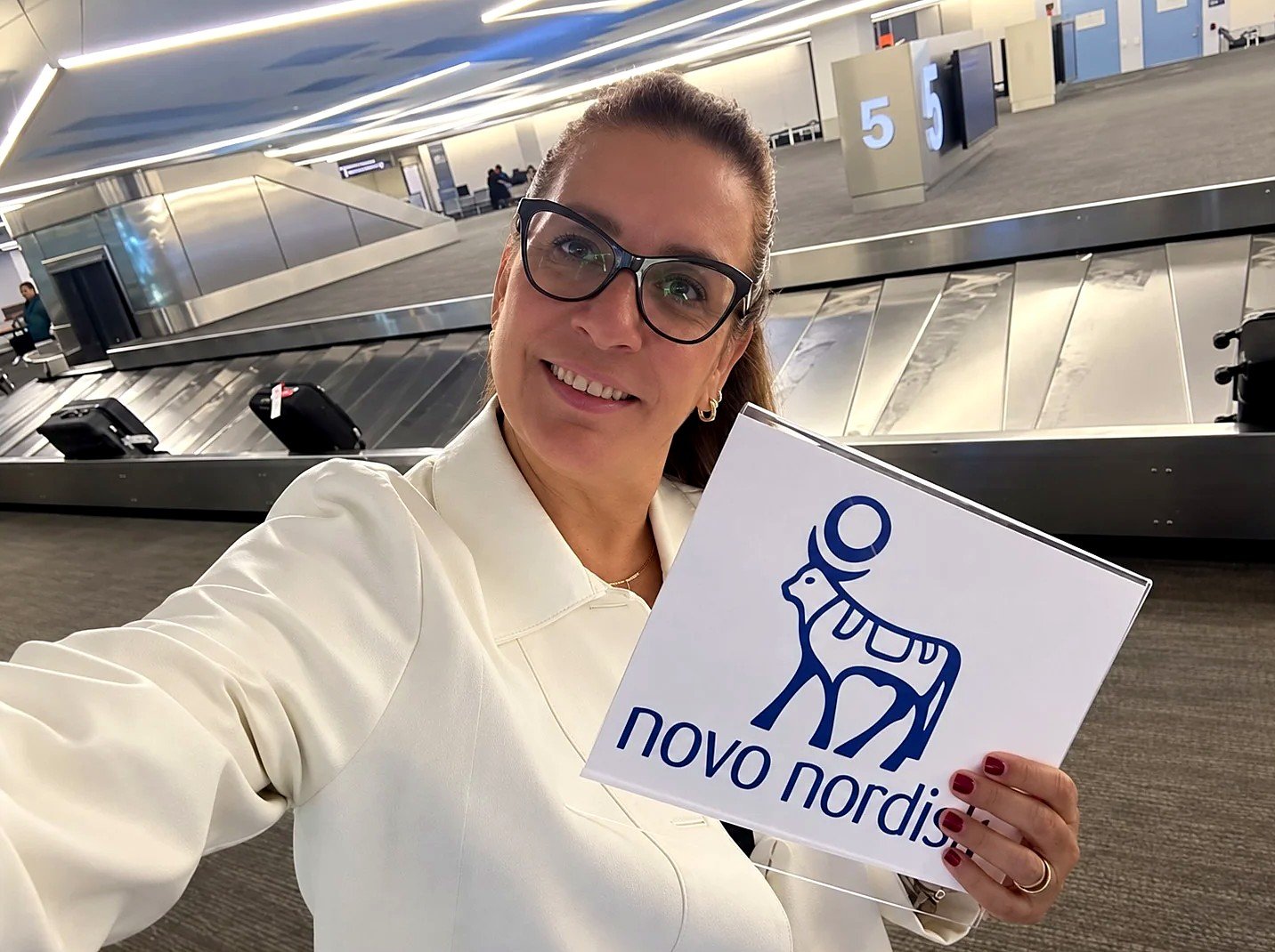 Andréia Brum na receção de executivos da Novo Nordisk no aeroporto de São Francisco