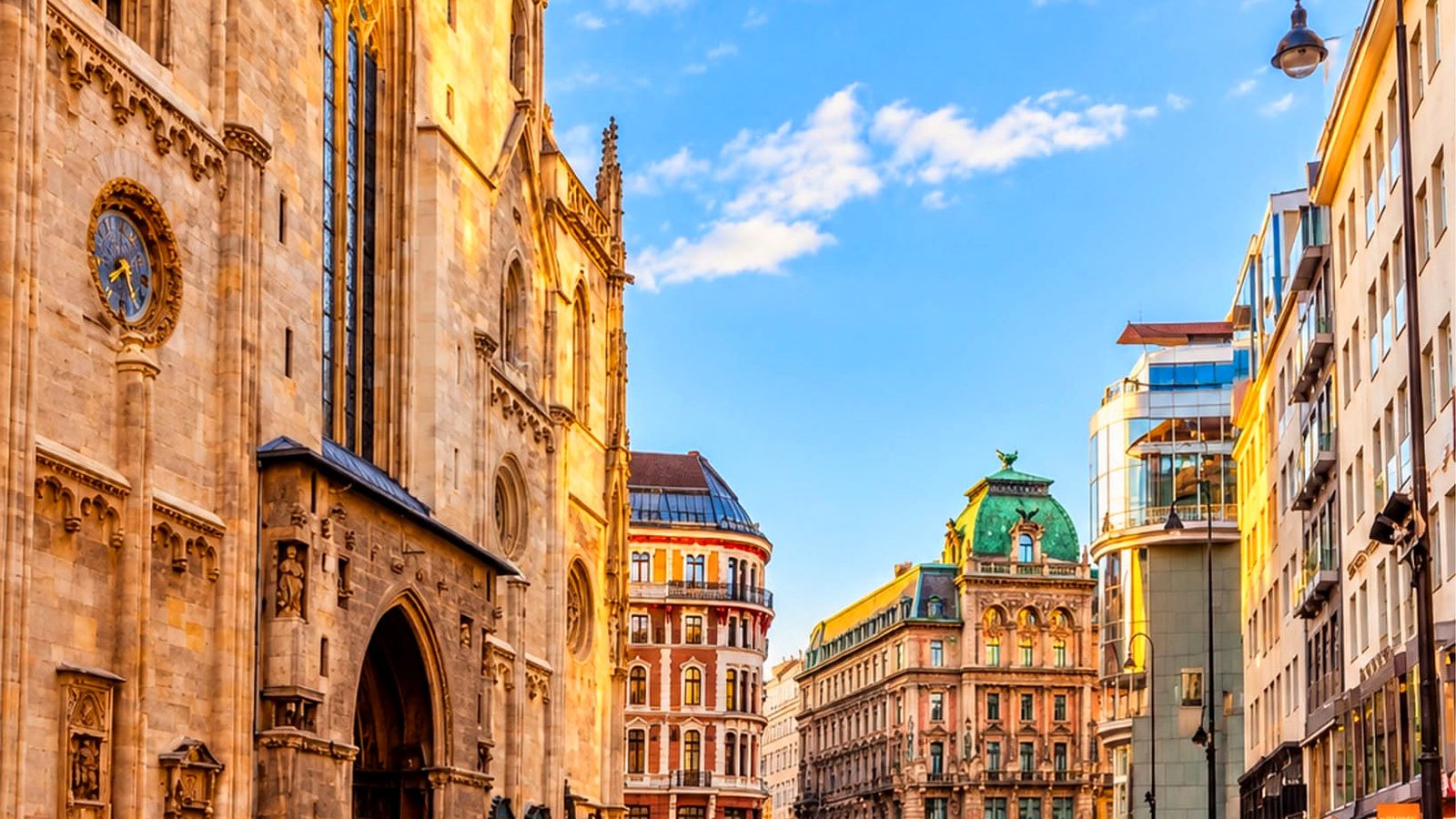 Catedral de Santo Estêvão e a Stephansplatz, no centro histórico de Viena