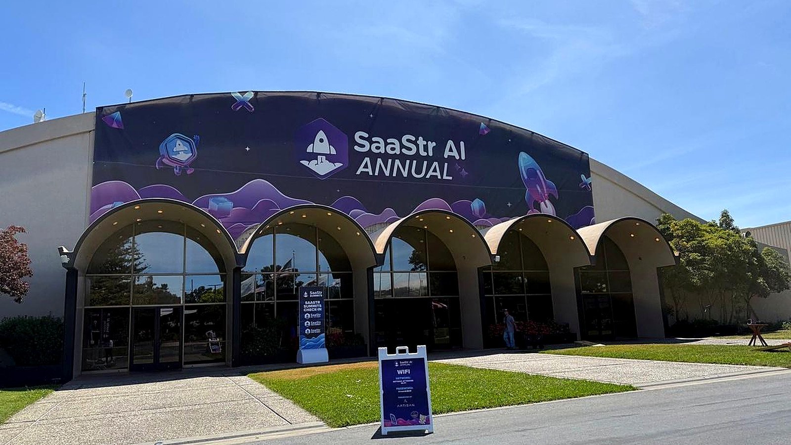 Entrada do SaaStr AI Annual no San Mateo County Event Center, Califórnia